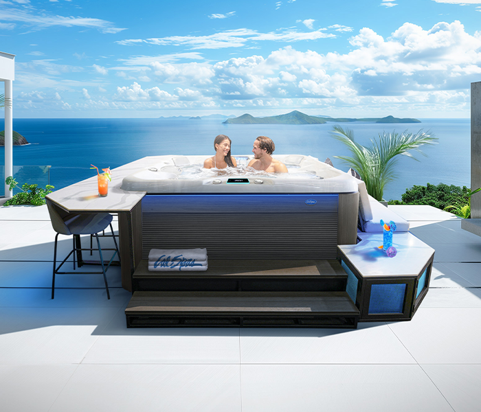 Calspas hot tub being used in a family setting - La Esmeralda